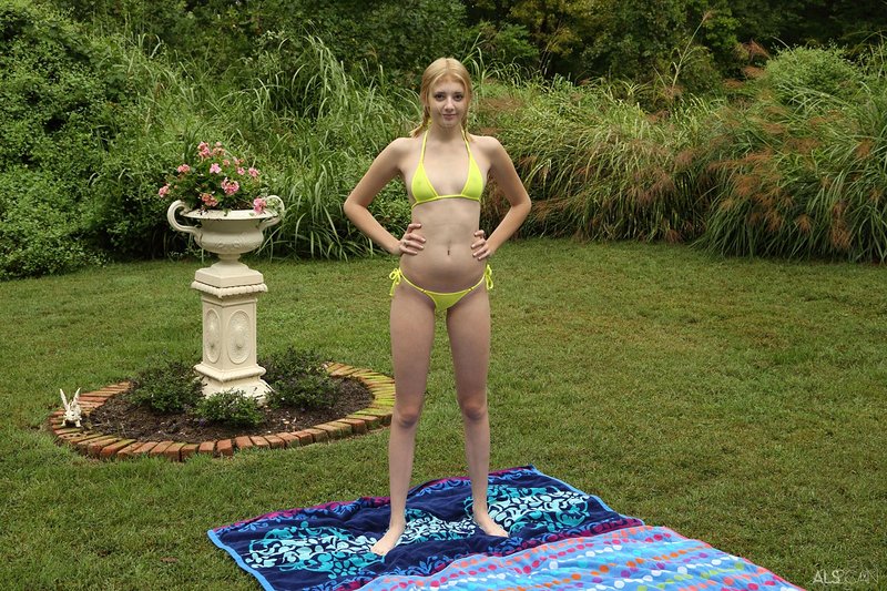 София, 34